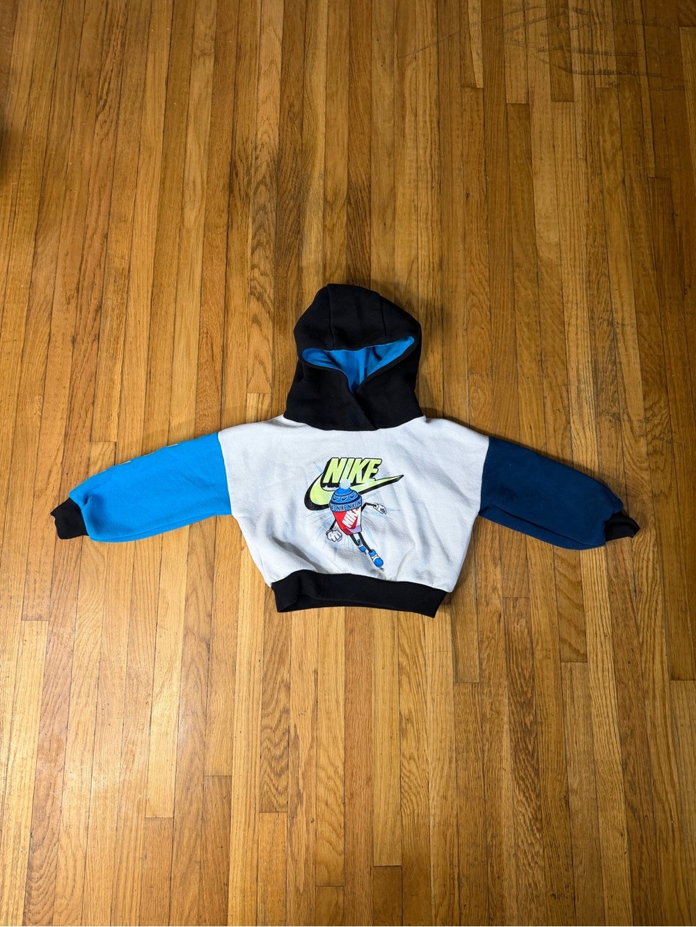 Nike 2T Colorblock Hooded Sweatshirt in Black, White & Blue